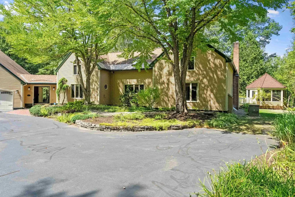 133 Sargent Road Holderness NH 03245