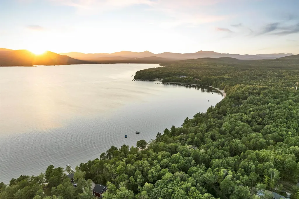 107 Pequawket Trail Ossipee NH 03864
