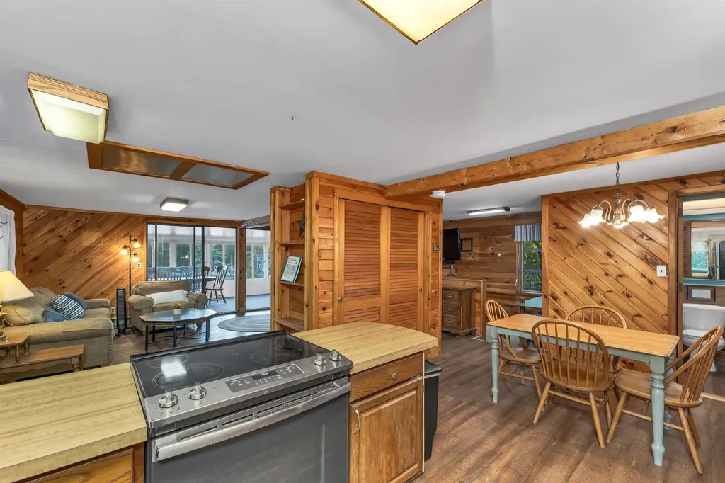 107 Pequawket Trail Ossipee NH 03864