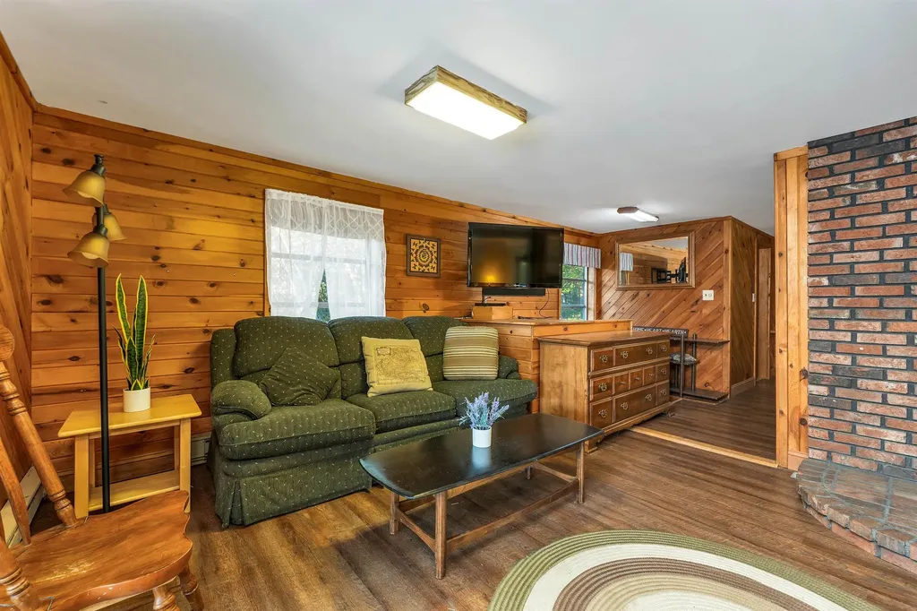 107 Pequawket Trail Ossipee NH 03864