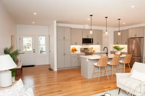 27 Mount Pleasant Street Derry NH 03038