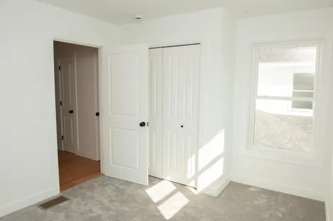 27 Mount Pleasant Street Derry NH 03038