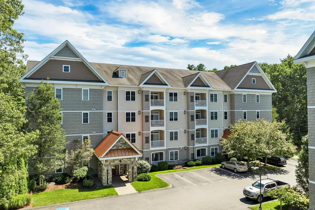 4 Henry David Drive Nashua NH 03062
