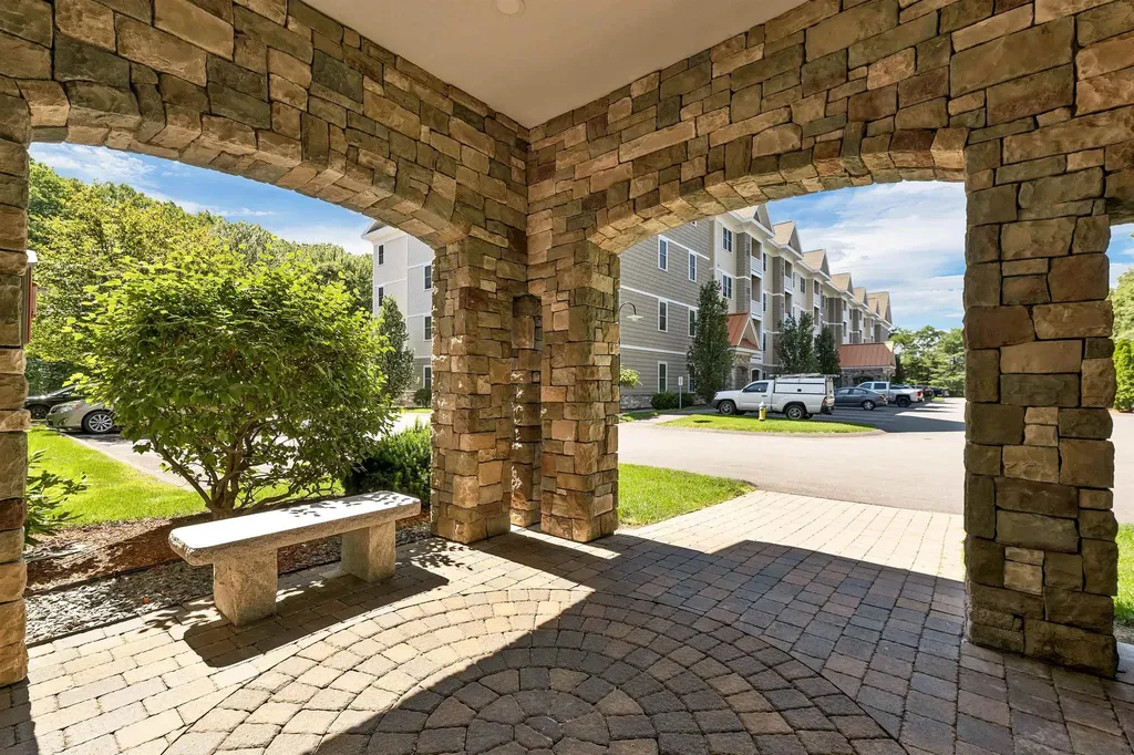 4 Henry David Drive Nashua NH 03062