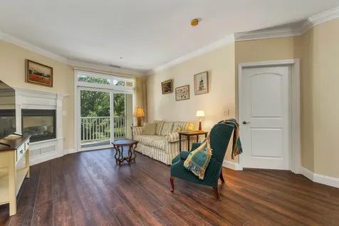 4 Henry David Drive Nashua NH 03062