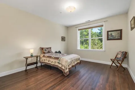 4 Henry David Drive Nashua NH 03062