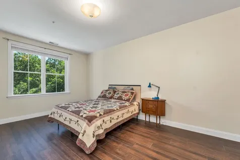 4 Henry David Drive Nashua NH 03062