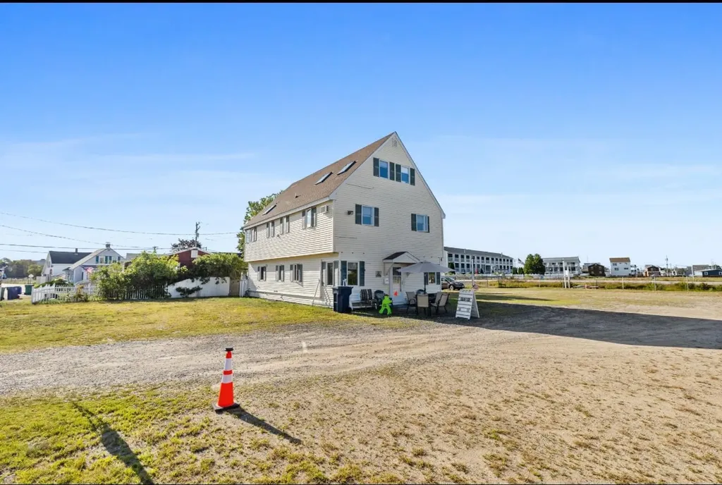 73 Church Street Hampton NH 03842