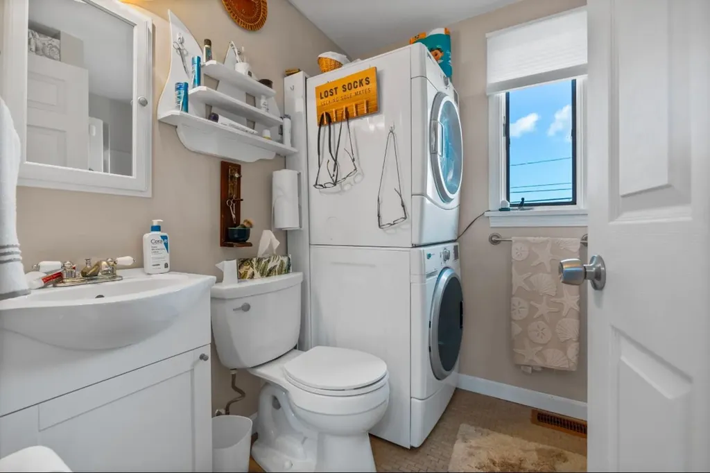 73 Church Street Hampton NH 03842