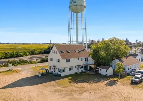 73 Church Street Hampton NH 03842