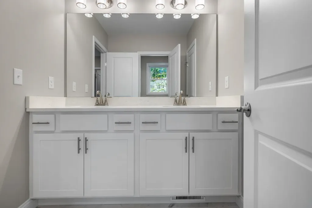 143 Falcon Ridge Road Milford NH 03055