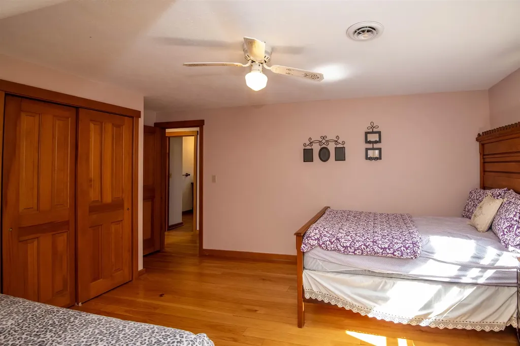 861 Summit Road Mount Holly VT 05758