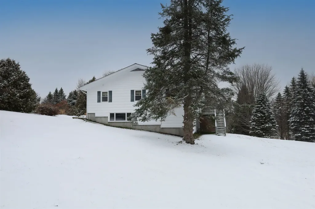 91 Vail Circle Lyndon VT 05851