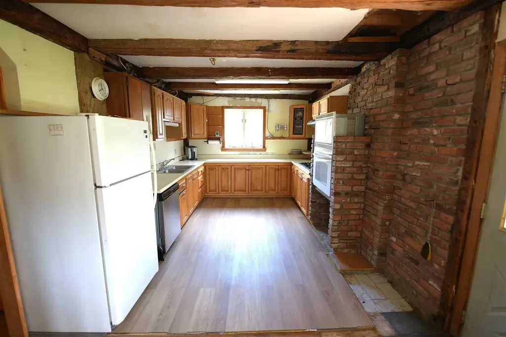 12 Woodridge Road Colchester VT 05446