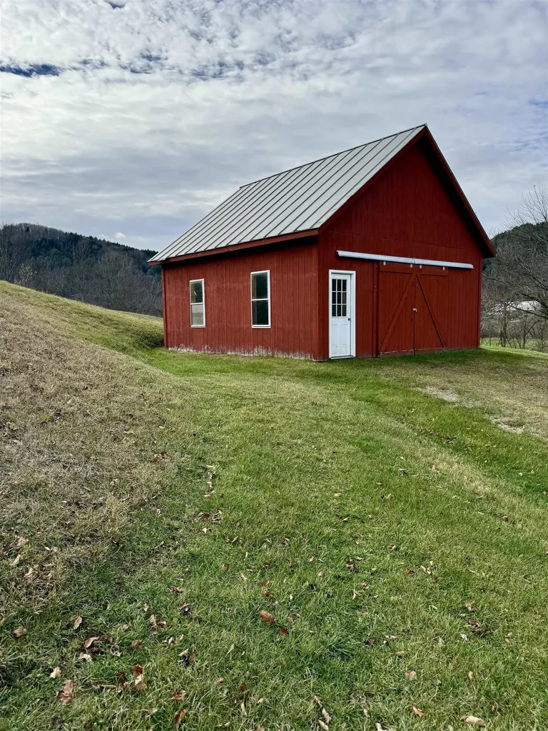 3 Howe Lane Tunbridge VT 05077