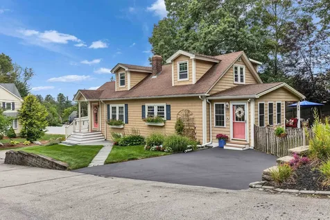 9 Monadnock Street Nashua NH 03064