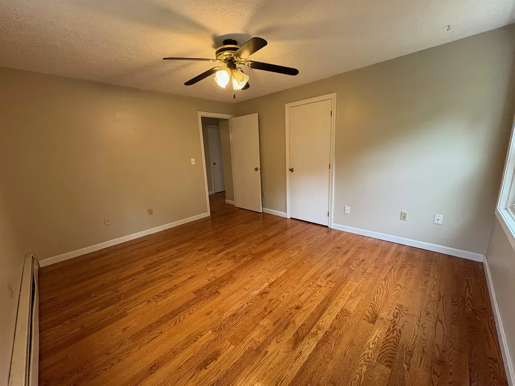 4 Josephine Drive Londonderry NH 03053
