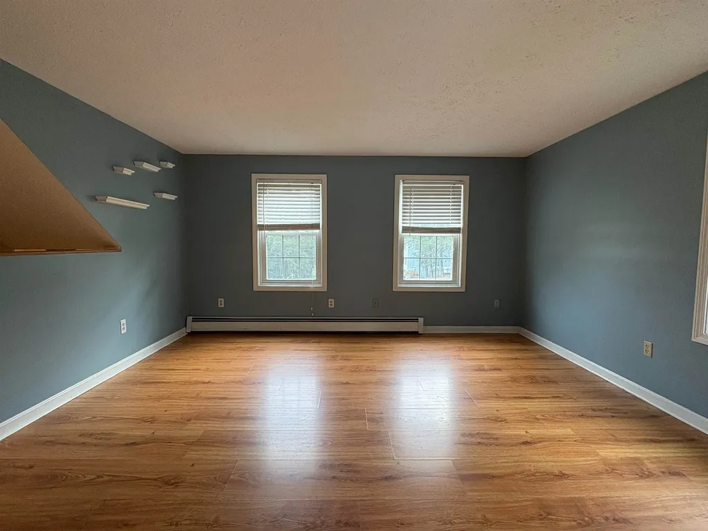 4 Josephine Drive Londonderry NH 03053