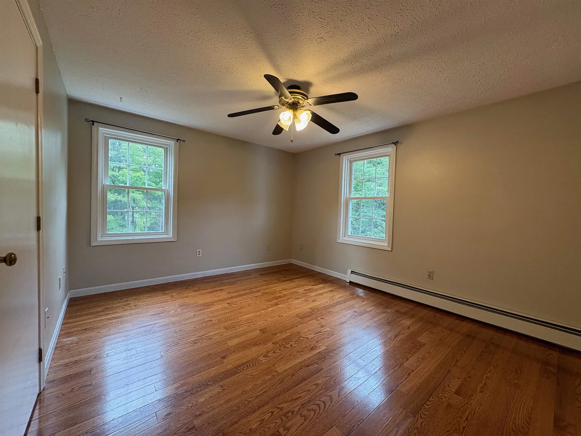 4 Josephine Drive Londonderry NH 03053
