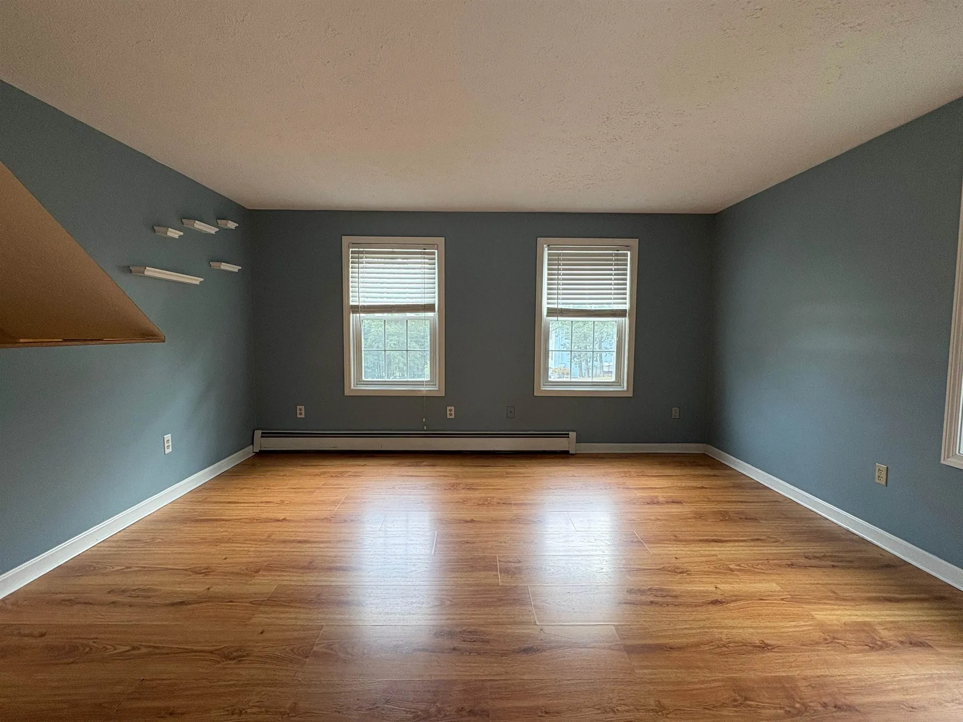 4 Josephine Drive Londonderry NH 03053
