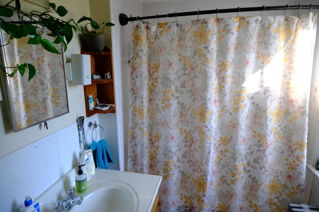 122 North Avenue St. Johnsbury VT 05819