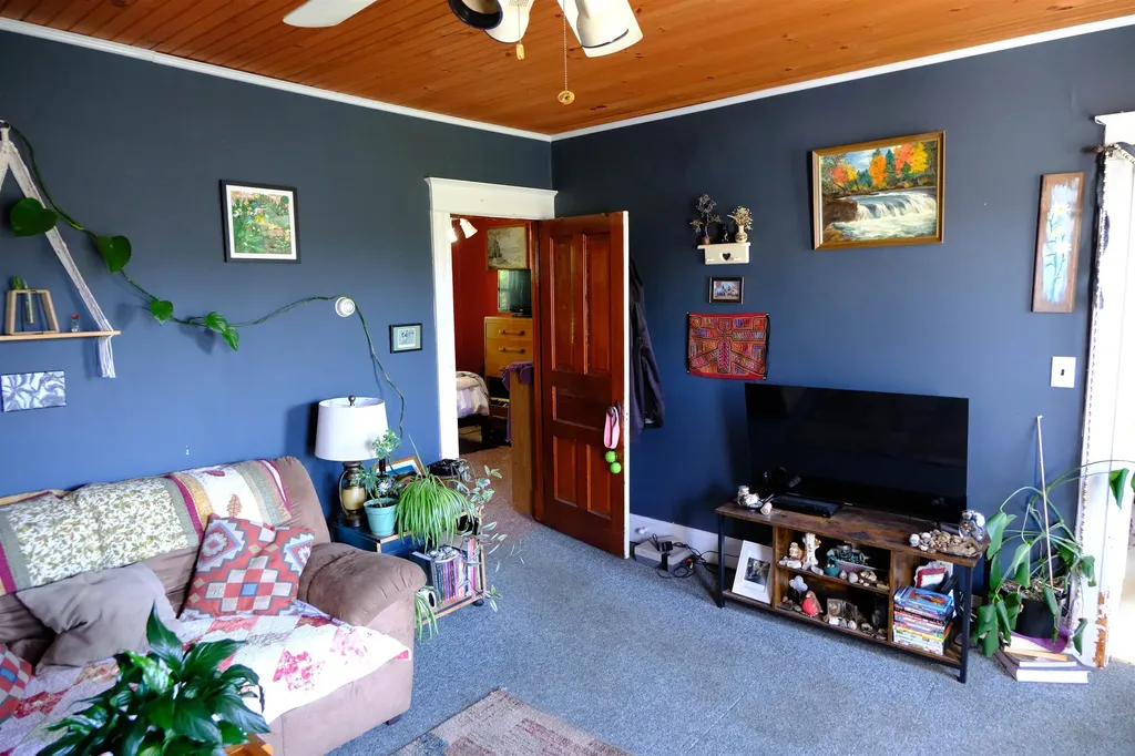 122 North Avenue St. Johnsbury VT 05819