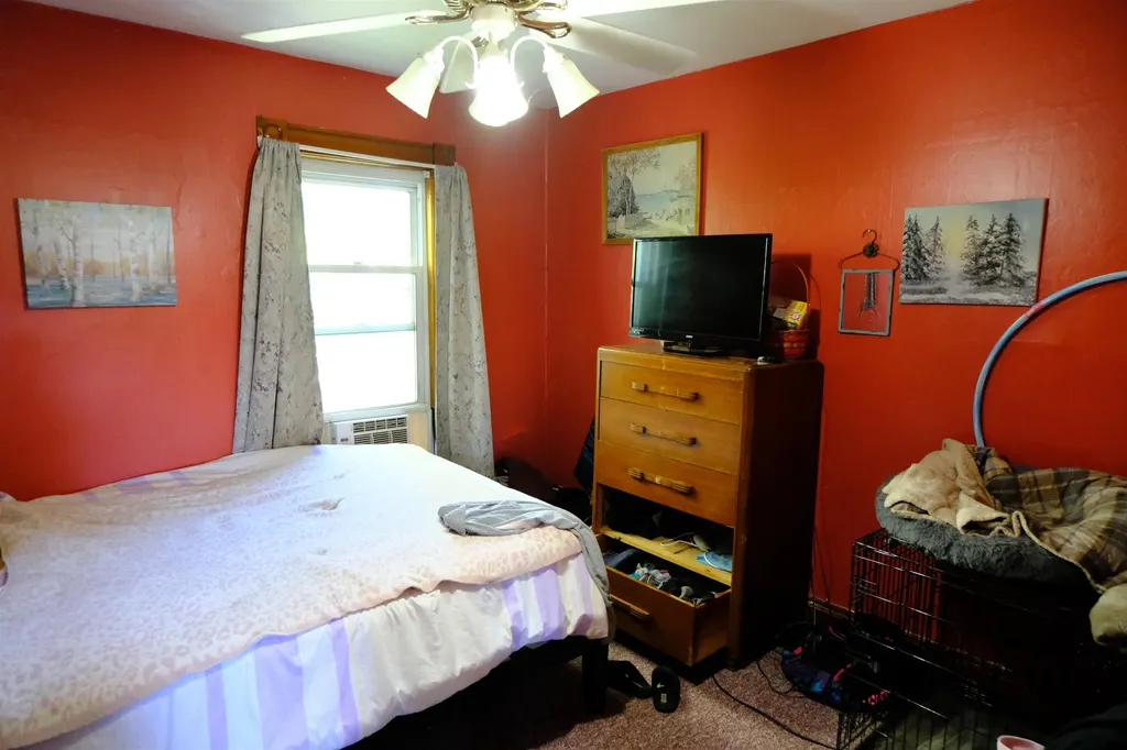 122 North Avenue St. Johnsbury VT 05819