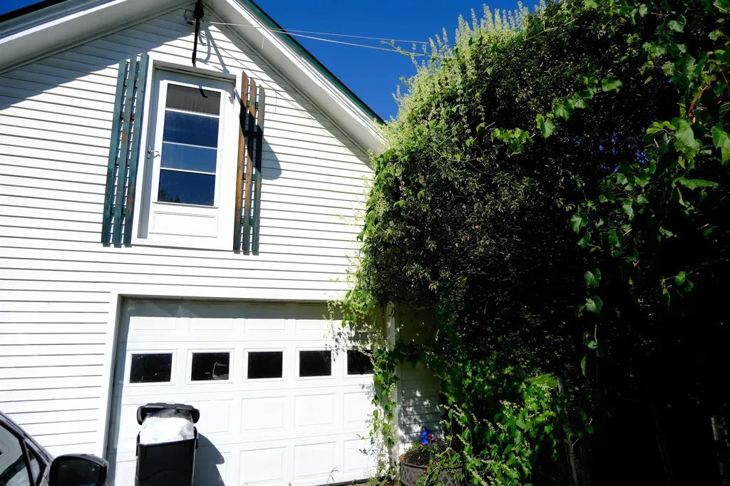 122 North Avenue St. Johnsbury VT 05819