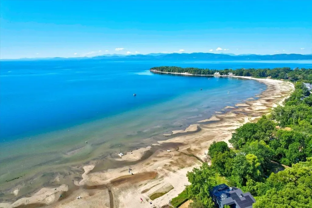 118 Stirling Place Burlington VT 05408