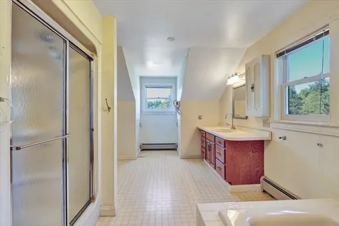 118 Stirling Place Burlington VT 05408