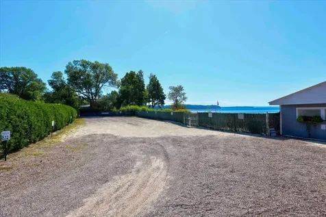 118 Stirling Place Burlington VT 05408