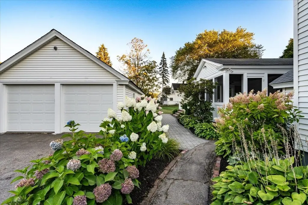 27 Penacook Street Concord NH 03301