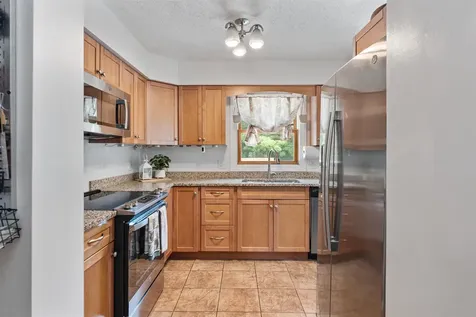 6 Parizo Street Essex VT 05452