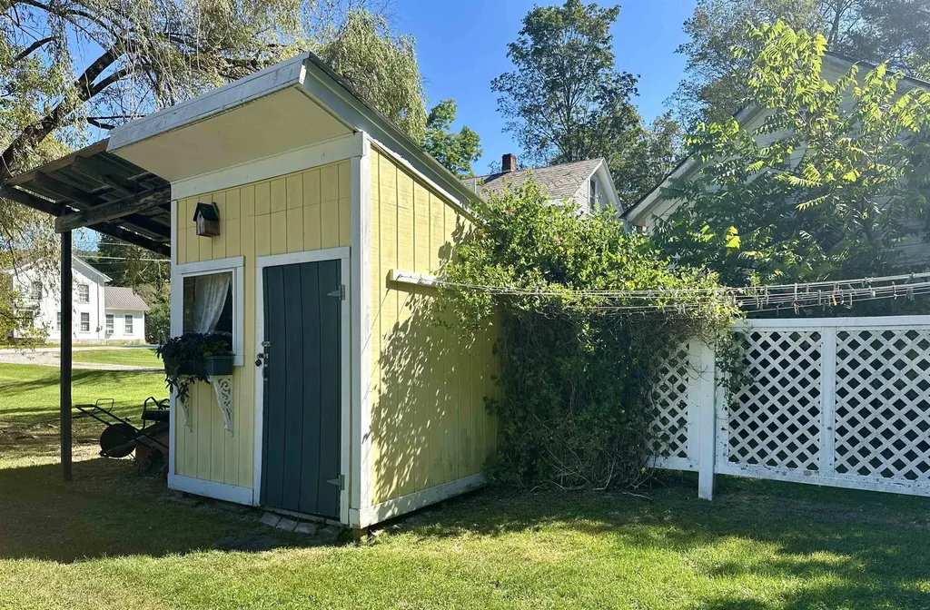 21 West Street Middletown Springs VT 05757