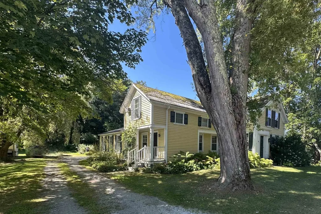 21 West Street Middletown Springs VT 05757