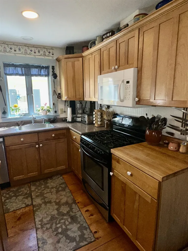 21 West Street Middletown Springs VT 05757