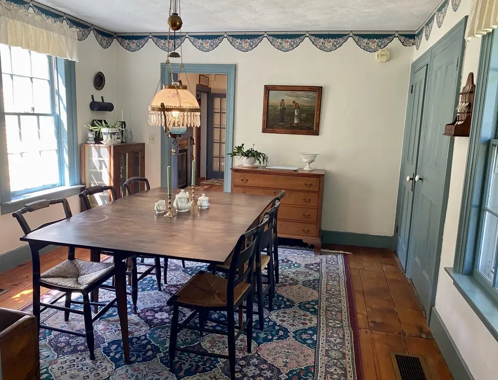 21 West Street Middletown Springs VT 05757