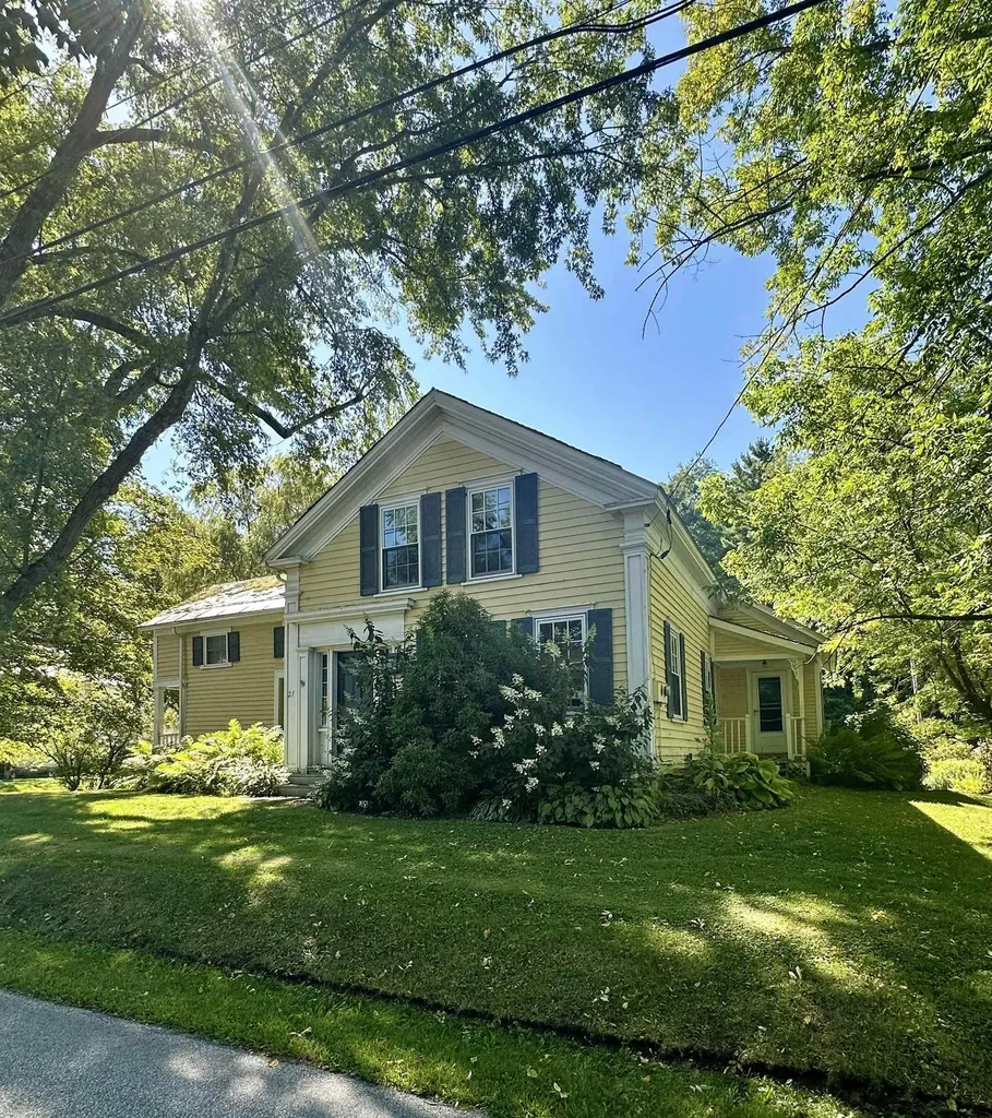 21 West Street Middletown Springs VT 05757