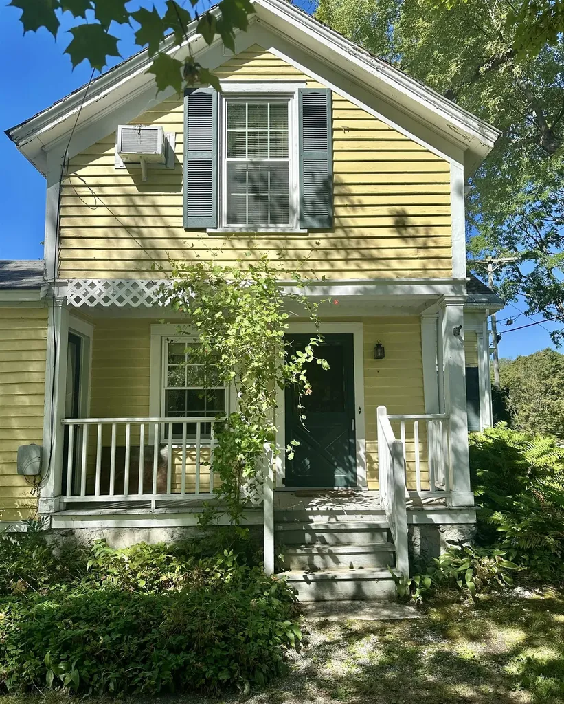 21 West Street Middletown Springs VT 05757