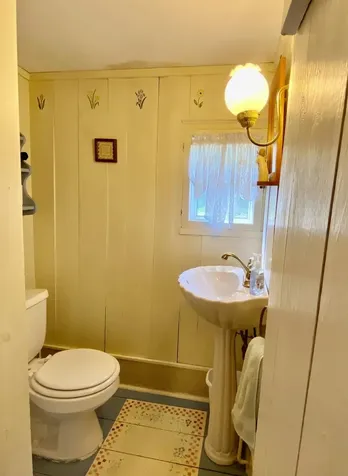 21 West Street Middletown Springs VT 05757