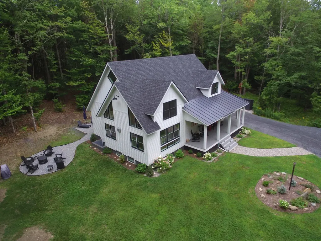 30 Colony Road Extension Warren VT 05674