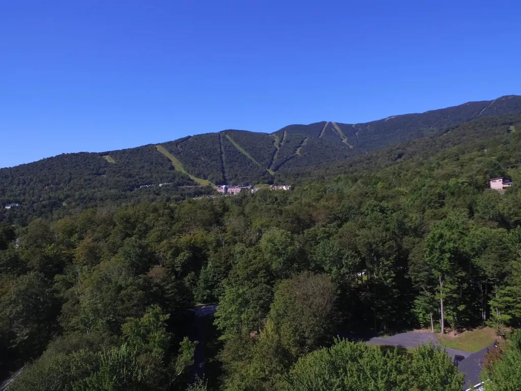 30 Colony Road Extension Warren VT 05674