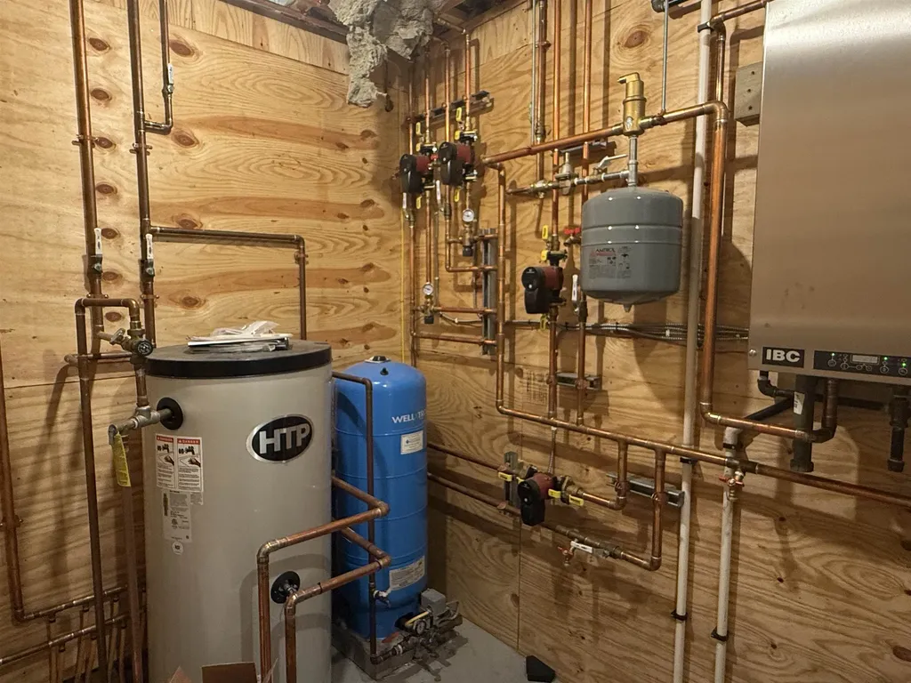 30 Colony Road Extension Warren VT 05674