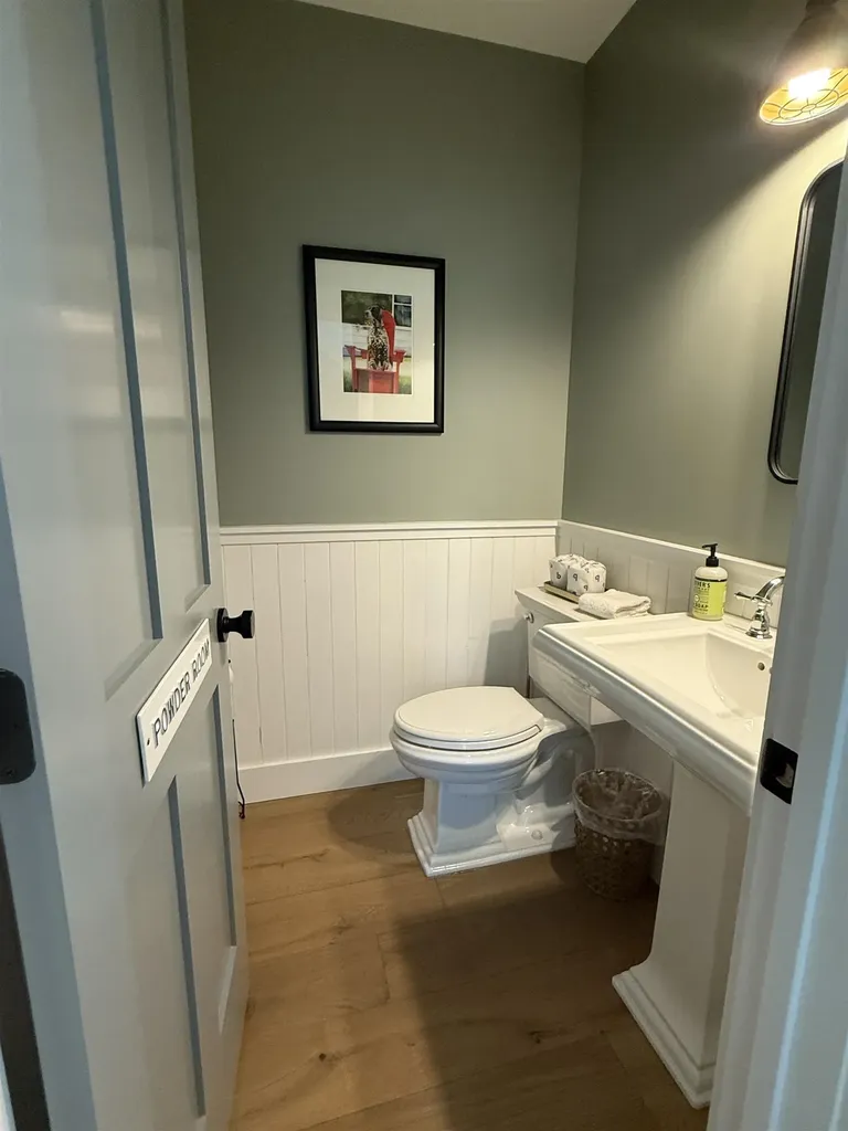 30 Colony Road Extension Warren VT 05674