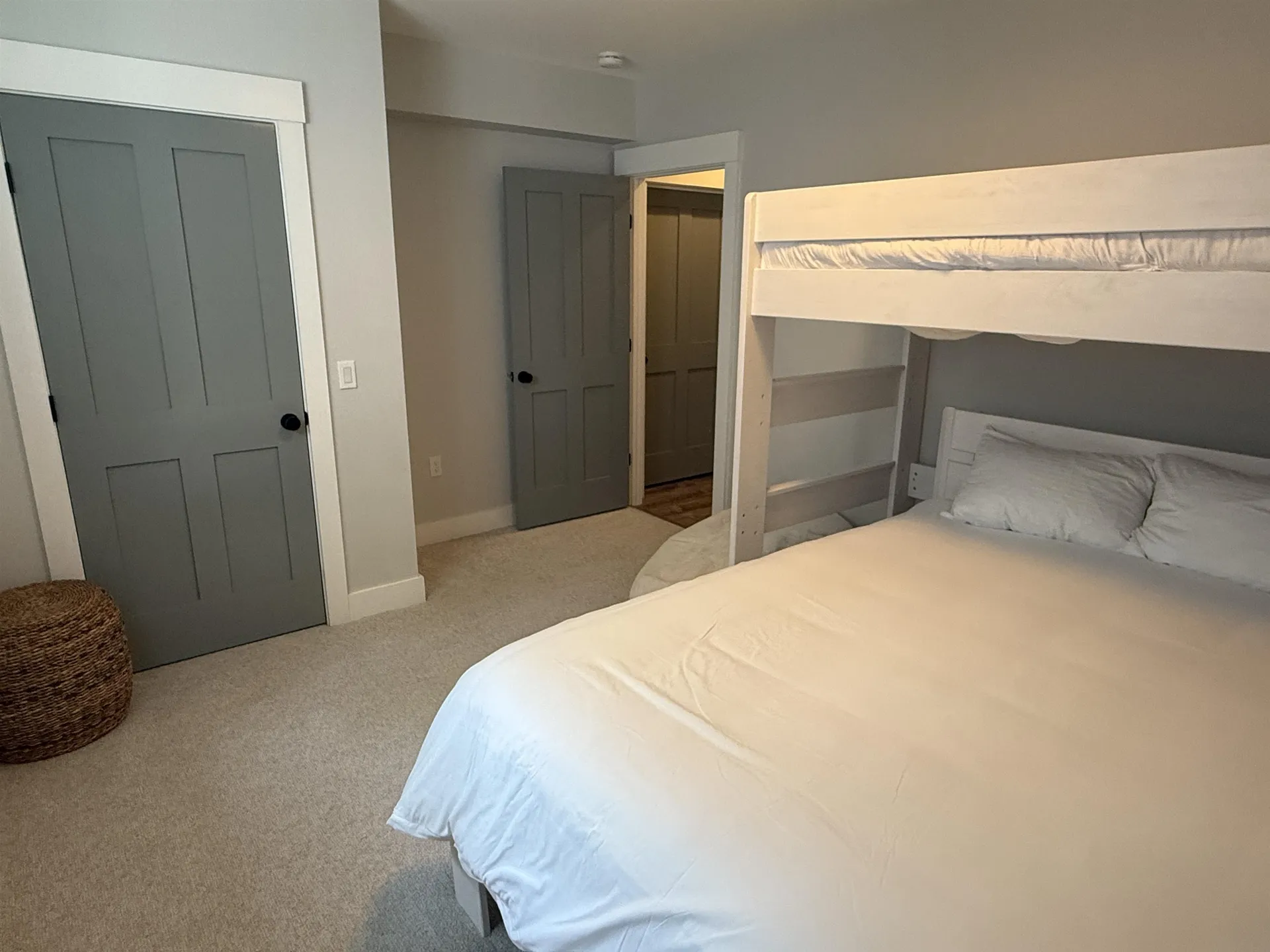 30 Colony Road Extension Warren VT 05674