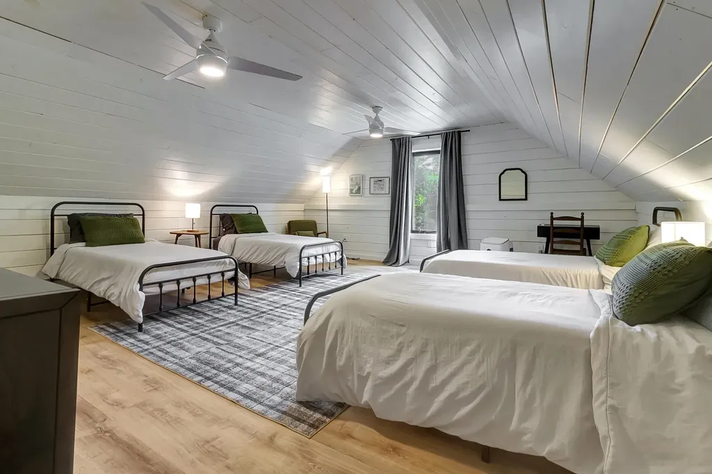 95 Melendy Hill Road Londonderry VT 05148