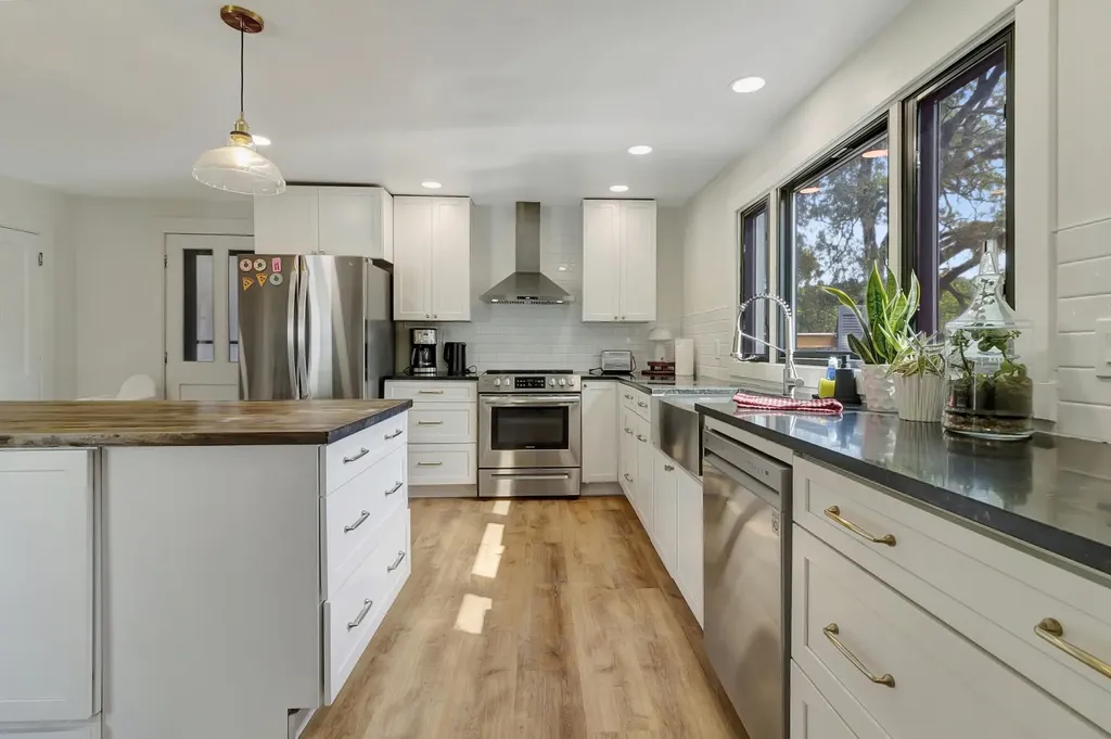 95 Melendy Hill Road Londonderry VT 05148