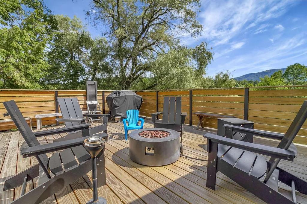 95 Melendy Hill Road Londonderry VT 05148