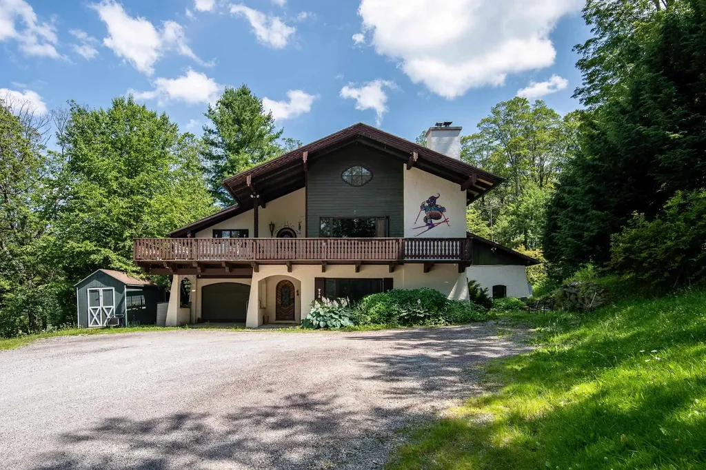 105 Bearly Way Killington VT 05751