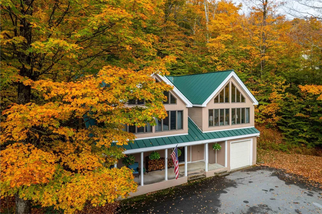 17 Roundtree Road Winhall VT 05340